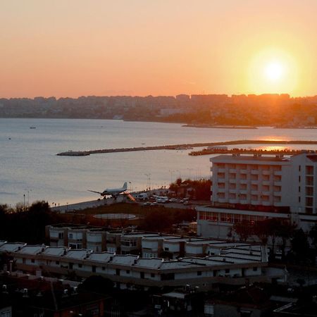 Eser Premium Hotel & Spa Büyükçekmece Kültér fotó Sunset over the Gulf of Chania