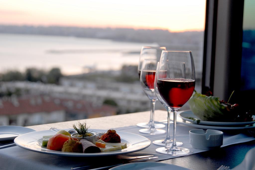 Eser Premium Hotel & Spa Büyükçekmece Kültér fotó A view of the Aegean Sea from the hotel
