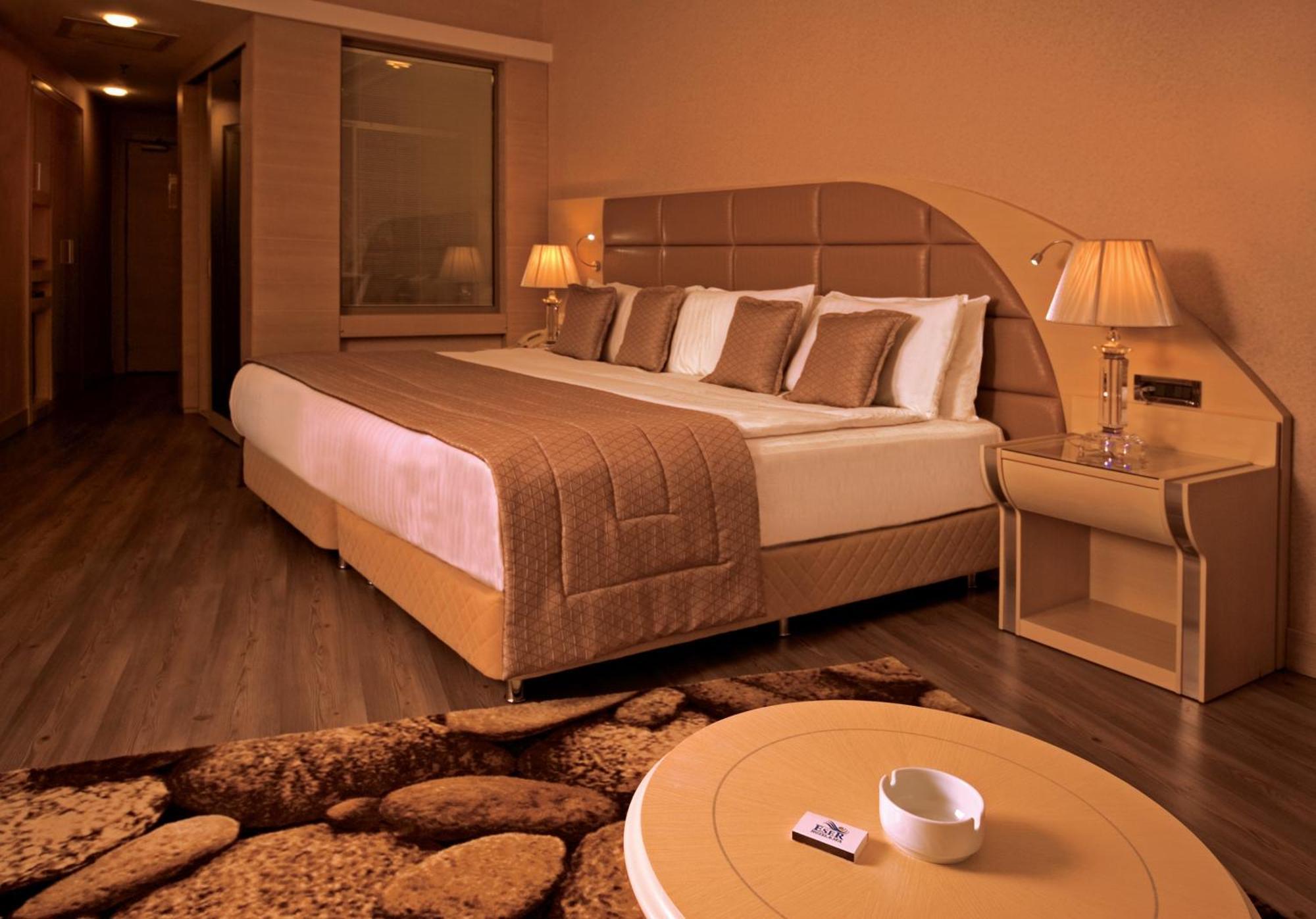 Eser Premium Hotel & Spa Büyükçekmece Kültér fotó A room at the hotel
