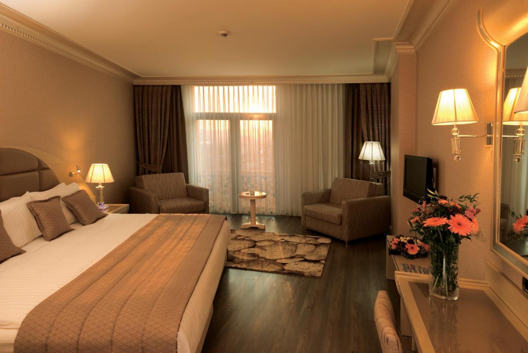 Eser Premium Hotel & Spa Büyükçekmece Kültér fotó A room at the hotel