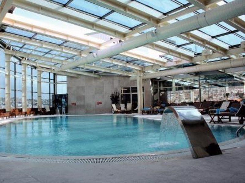 Eser Premium Hotel & Spa Büyükçekmece Kültér fotó The pool at the 360° Club