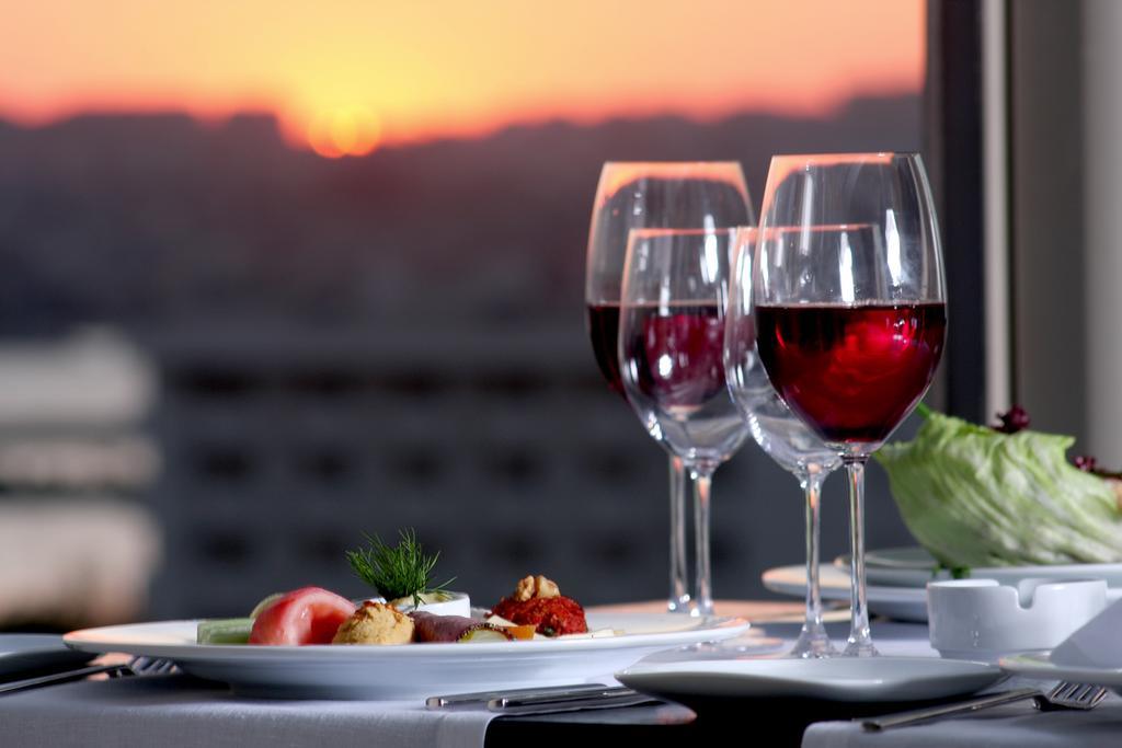 Eser Premium Hotel & Spa Büyükçekmece Kültér fotó Wine glasses