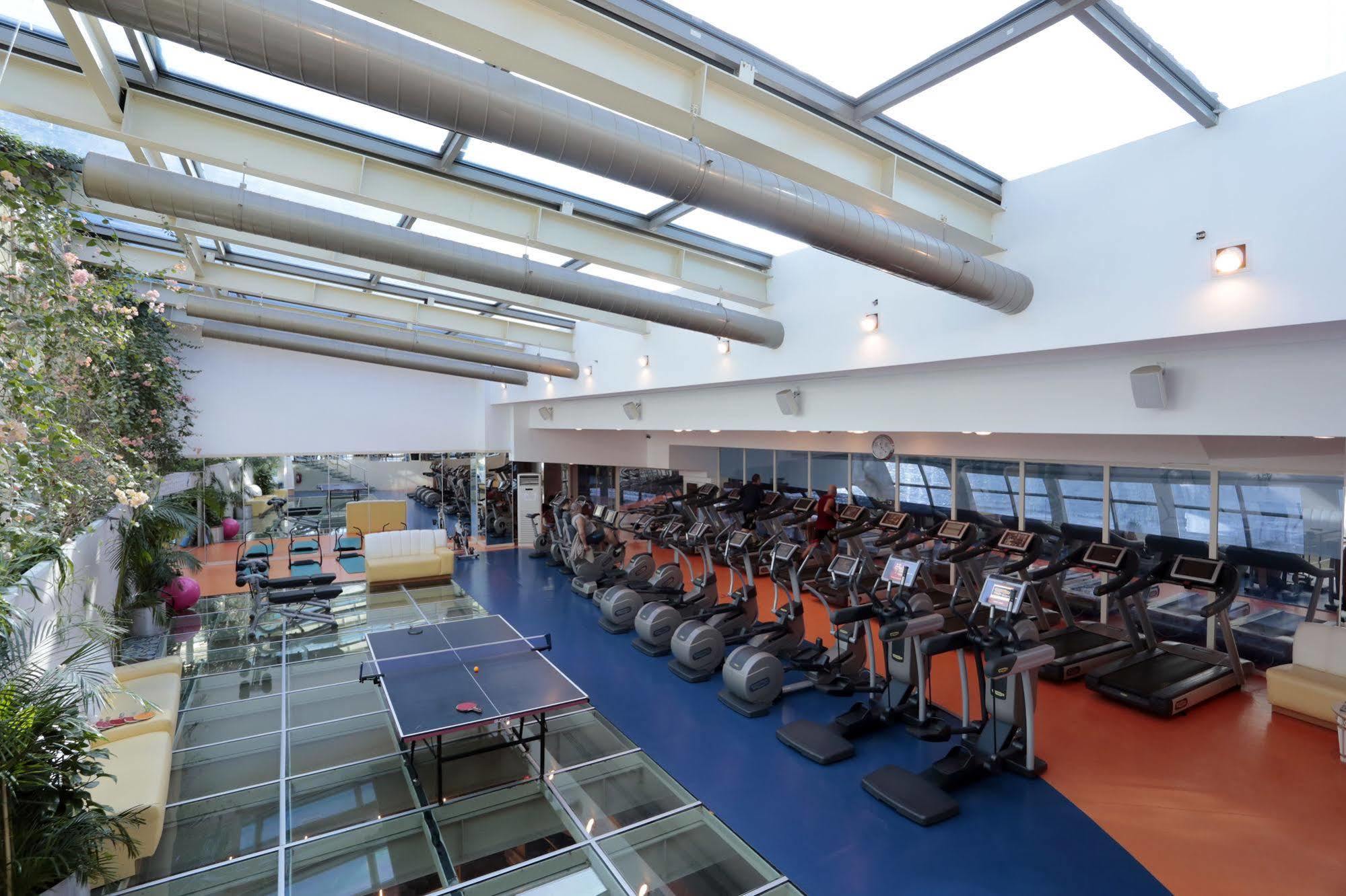 Eser Premium Hotel & Spa Büyükçekmece Kültér fotó The Sports and Leisure Centre
